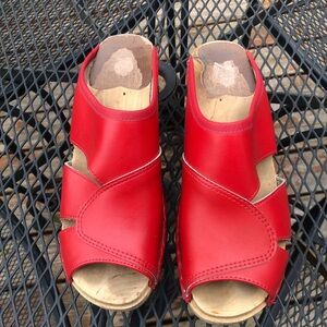 Troentorp Mariah Women’s Red Leather Open-Toe Clogs